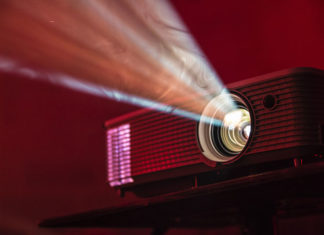 Czy warto kupić projektor multimedialny?
